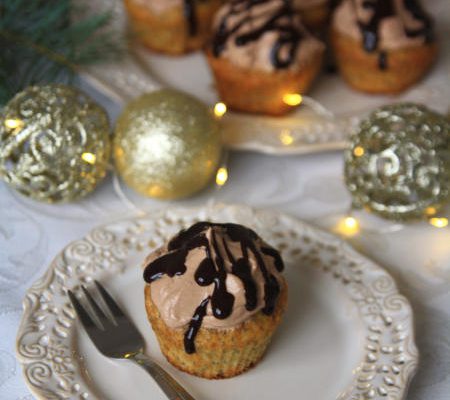 Muffinki makowe z kremem czekoladowym